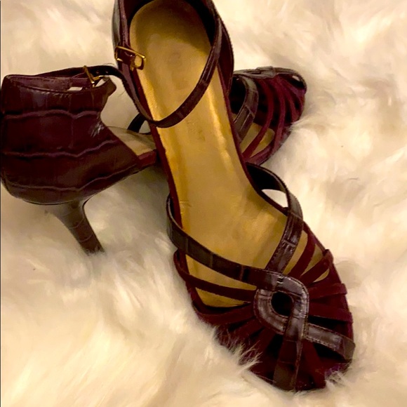 Womens High Heel Sandals with Ankle Strap - Picture 3 of 4
